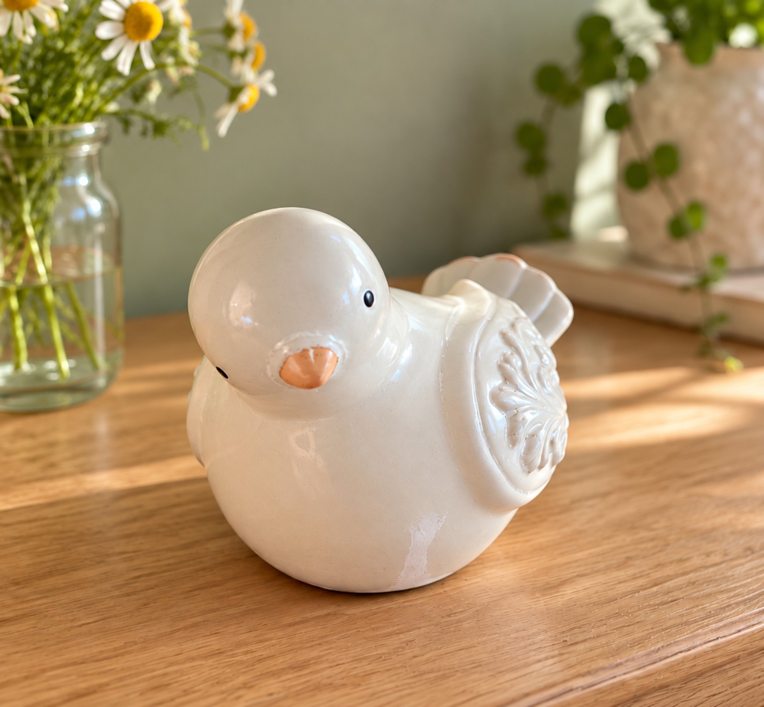 Cream Ceramic Bird: Front view